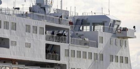 Un total de 890 personas esperan, por mal tiempo, desde hace una semana la salida del ferry Alicante-Orán, la mayoría de ellas embarcadas en el buque desde el pasado martes