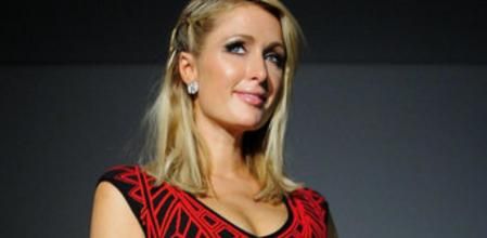 París Hilton presumió de novio en la Pasarela 080 Barcelona Fashion