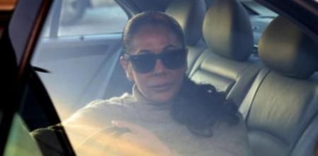 La tonadillera Isabel Pantoja, a su llegada de la Audiencia de Málaga, donde el juicio por blanqueo de capitales ha sido visto para sentencia
