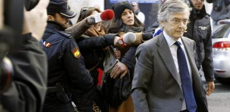 El exdiputado del PP Jorge Trías a su llegada a la sede de la Fiscalía Anticorrupción para prestar declaración en relación a la supuesta contabilidad B del Partido Popular