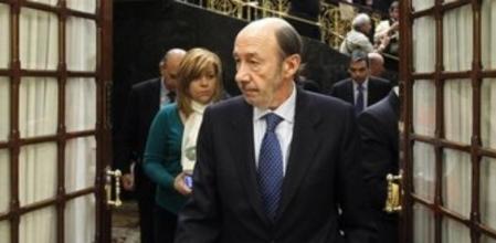 El secretario general y la vicesecretaria general del PSOE, Alfredo Pérez Rubalcaba.