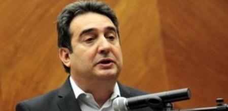 Manuel Bustos en el momento de anunciar su renuncia a la alcaldía de Sabadell