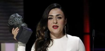 La actriz Candela Peña agradece su Goya a la mejor interpretación femenina de reparto, por su trabajo en 'Una pistola en cada mano'