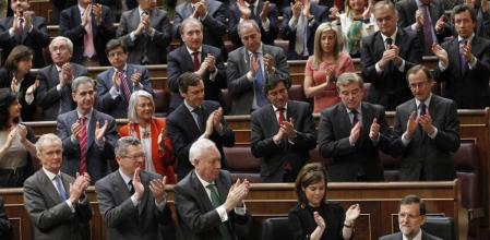 La bancada del PP aplaude a Rajoy durante el debate sobre el estado de la nación