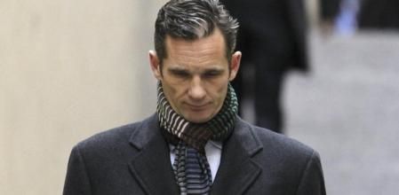 Iñaki Urdangarin, cabizbajo a su llegada a los juzgados de Palma.