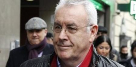 El coordinador de IU, CayoLara, ha acudido hoy a la Audiencia Nacional para registrar la querella contra los extesoreros del PP Luis Bárcenas y Álvaro Lapuerta, así como contra Rodrigo Rato, Ángel Acebes y Federico Trillo por los presuntos pagos irregulares en el PP.