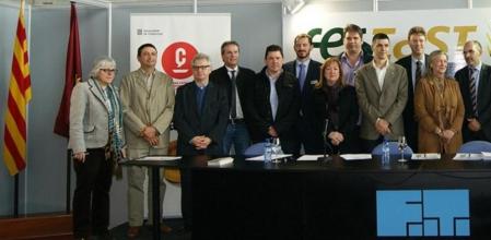 Foto de família després de la presentació de la candidatura UNESCO de la cuina catalana a Tortosa i recollida de les noves adhesions amb el suport d'entitats locals.
