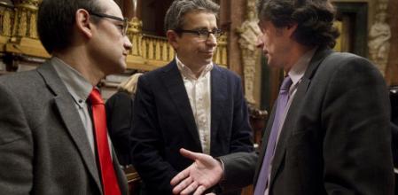 Jordi Martí (PSC) y Jordi Portabella (ERC) charlando antes de un pleno