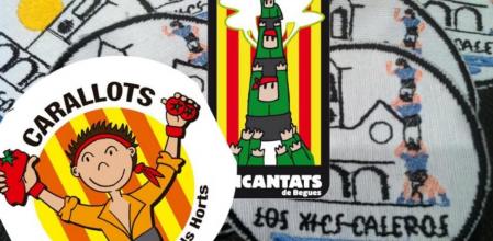 Escuts castellers de les noves colles en formació