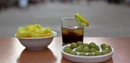 Tarragona se ha propuesto recuperar el acto social de hacer el vermut, bien acompañado con patatas y olivas
