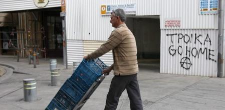 Archivo. Pintada contra la troika en Nicosia.