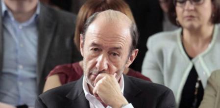Rubalcaba, durante la presentación de la propuesta socialista contra la pobreza.