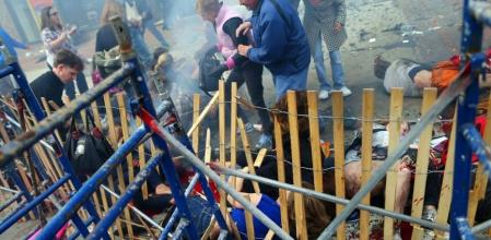 Heridos entre los hierros de una valla en Boston