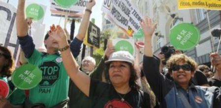 Manifestación contra los desahucios cerca del Congreso