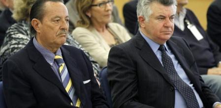 El exalcalde de Marbella, Julián Muñoz (i), y el asesor urbanístico, Juan Antonio Roca