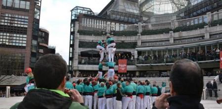 Els Castellers de Vilafranca a Broadgate Circle