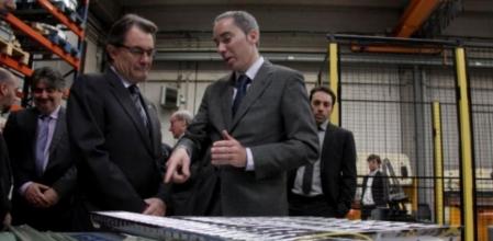El president de la Generalitat, Artur Mas, durante una visita a a 'empresa Lamp de Terrassa