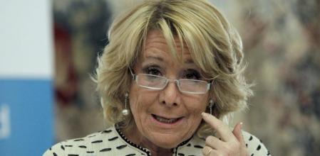 La presidenta del PP de Madrid, Esperanza Aguirre, durante la presentación del libro 'Don Antonio Fontán Pérez. El espíritu de la Política', de Arturo Moreno Garcerán