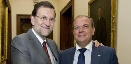 El presidente del Gobierno y el de la Junta de Extremadura, José Antonio Monago, en una foto de archivo