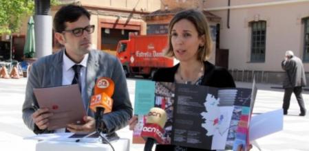 El gerent de Fagepi, David Garcia, i la tinent d'alcalde de Dinamització Econòmica d'Igualada, Àngels Chacón, durant la presentació de la campanya