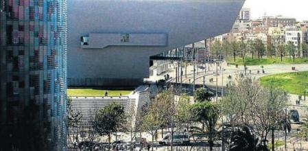 La plaza de las Glóries sin anillo viario