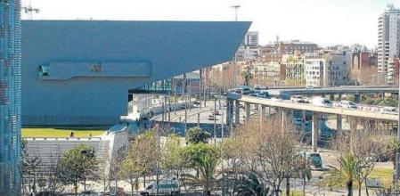 La plaza de las Glóries con anillo viario