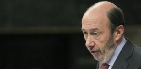 El líder del PSOE, Alfredo Pérez Rubalcaba, durante su intervención en la sesión de control al Gobierno.