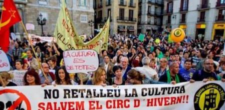 La plataforma Nou Barris Cabrejada lleva su mayor protesta a Sant Jaume
