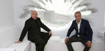 Los autores del proyecto durante la presentación del edificio