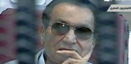 Hosni Mubarak, durante el juicio en la Academia de Policía en el Cairo