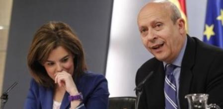 Rueda de prensa tras el Consejo de Ministros con la vicepresidenta y el ministro de Educacion y Cultura, José Ignacio Wert