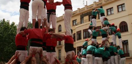 Castells simultanis durant la diada de Fires de Maig