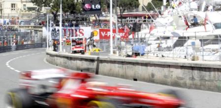 Fernando Alonso, durante la segunda sesión de entrenamiento en el Principado