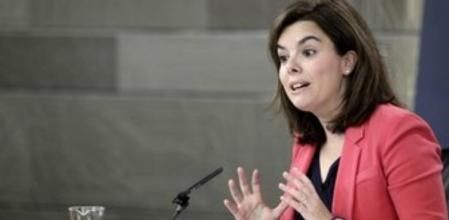 La vicepresidenta del Gobierno, Soraya Sáenz de Santamaría, durante la rueda de prensa posterior a la reunión hoy del Consejo de Ministros, que ha aprobado hoy el anteproyecto de ley de apoyo a los emprendedores y a su internacionalización.