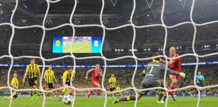 Arjen Robben marca el segundo gol de la final de la Champions League