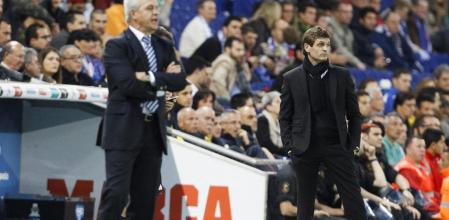 Javier Aguirre y Tito Vilanova, en un momento del derbi