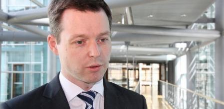 El diputado bavarés del grupo parlamentario del CDU/CSU de Merkel, Thomas Silberhorn