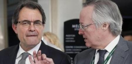 El presidente de la Generalitat, Artur Mas, junto al presidente del Cercle d'Economia, JosepPiqué (d), durante la sesión inaugural de la XXIX Reunión del Círculo de Economía de Sitges, en la que afirmado que cree que el mes de mayo 