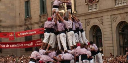 2d9fm dels Minyons de Terrassa a la plaça Sant Jaume