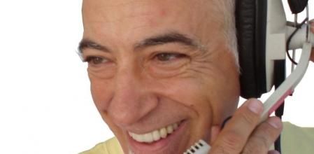 Xavier Capdevila durant la transmissió del concurs de castells de Tarragona