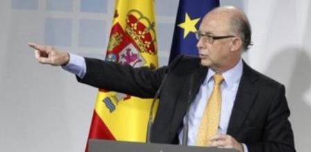 El ministro de Hacienda y Administraciones Públicas, Cristóbal Montoro, durante su intervención en una mesa de trabajo sobre la reforma de las administraciones públicas, que aprobará el viernes el Consejo de Ministros, celebrada esta mañana en el Palacio de la Moncloa.