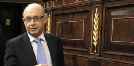 El ministro de Hacienda, Cristóbal Montoro, durante la sesión de control al Ejecutivo,