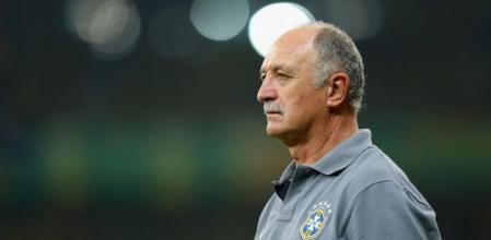 Scolari durante el partido contra Uruguay