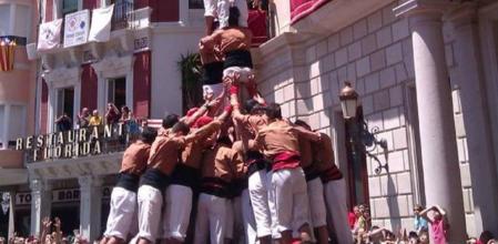 Els Xiquets tornen a folrar la plaça del Mercadal