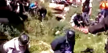 Momentos previos a la ejecución por decapitación de un monje franciscano en Siria