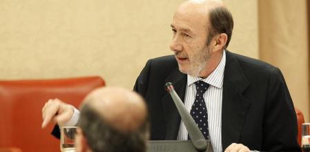 Alfredo Pérez Rubalcaba, durante su intervención en la Diputación Permanente del Congreso