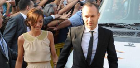 Anna Ortiz y Andrés Iniesta en la boda de Xavi Hernández y Nuria Cunillera