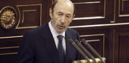 El líder del PSOE, Alfredo Pérez Rubalcaba, durante la reunión del grupo socialista del Senado,