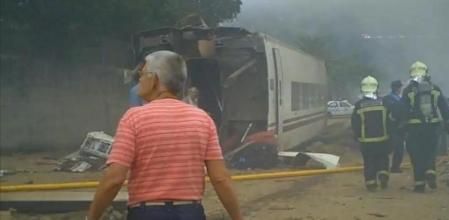 Los primeros momentos del accidente en Santiago de Compostela