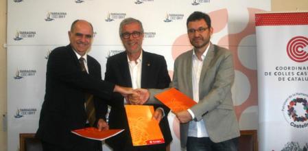 Signatura del conveni per dur els castells a l'educació